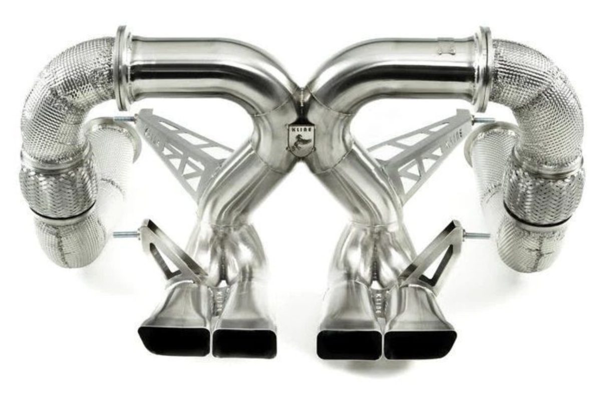 Bugatti Veyron - exhaust