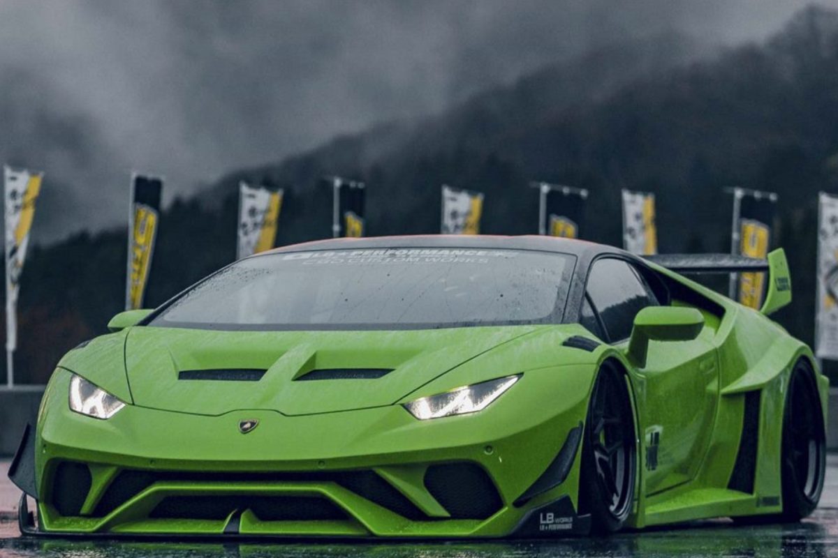 Lamborghini Huracan - front