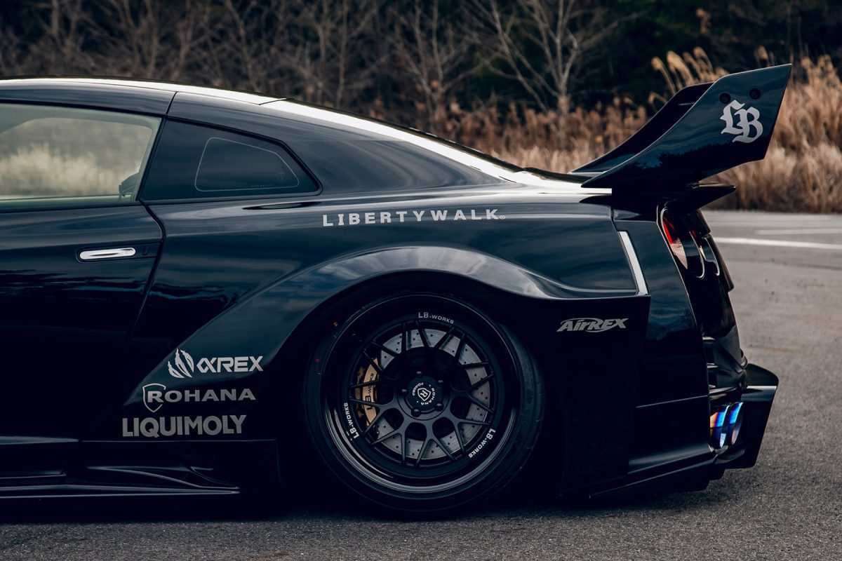 Nissan GT-R - rear