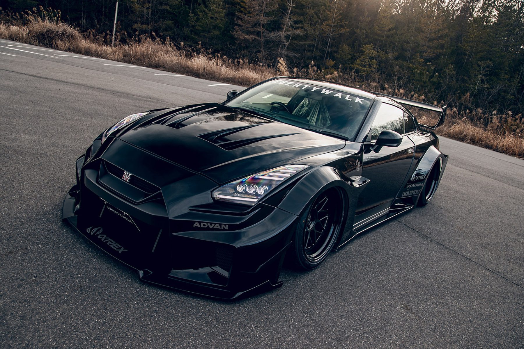 Nissan GT-R R35 Goes Wide With Liberty Walk Kit