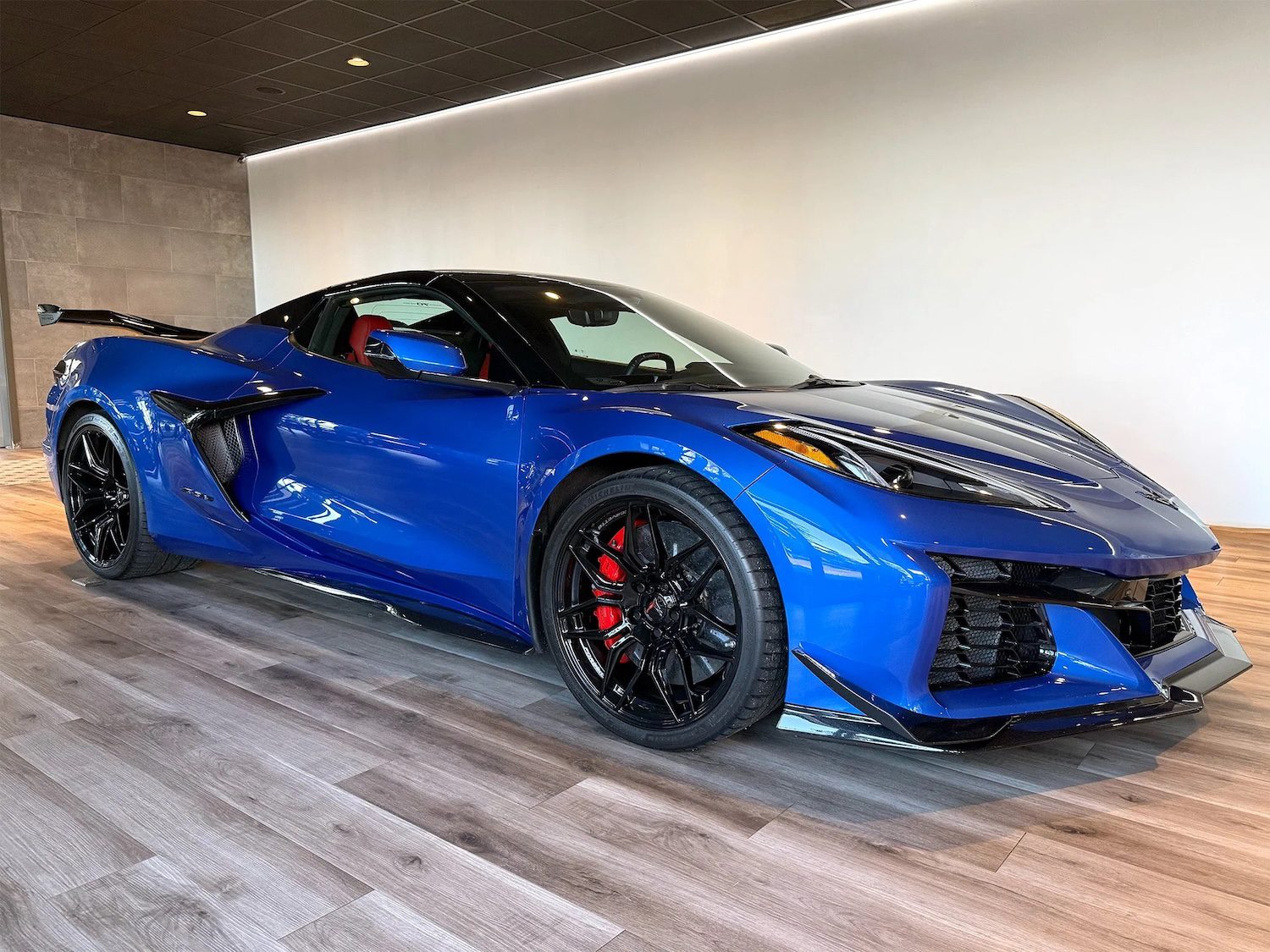 グラインドロッヂ ラファイエット シュラフカバー ブルー Scrape Armor Side Intake Guards for C8 Chevrolet Corvette Z06 / E