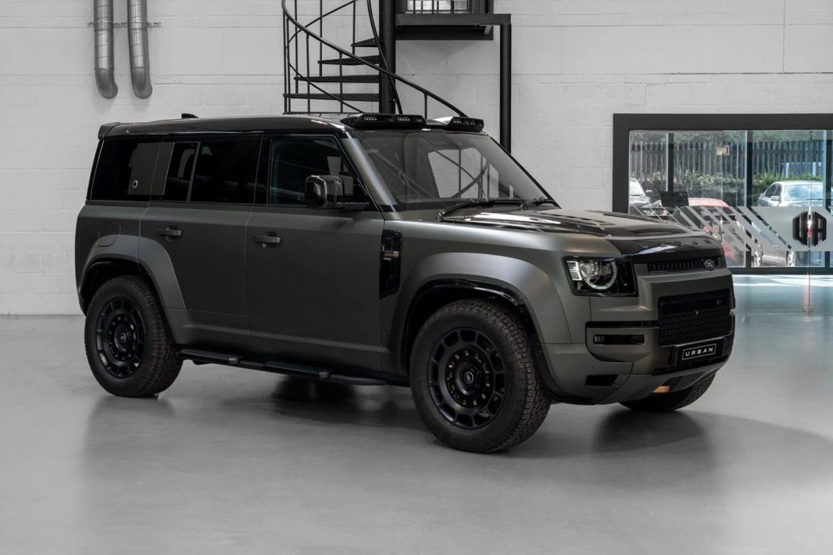 Land Rover Defender - hood