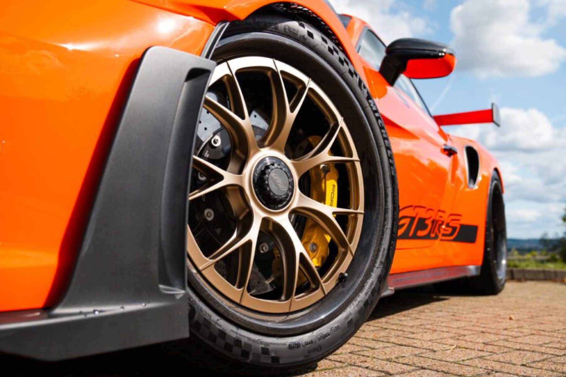 DYMAG HALO-X Wheels Gives Porsche A New Axis Of Control