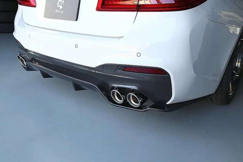 3DDesign Carbon Rear Diffuser for G30 BMW 5 Series Installed
