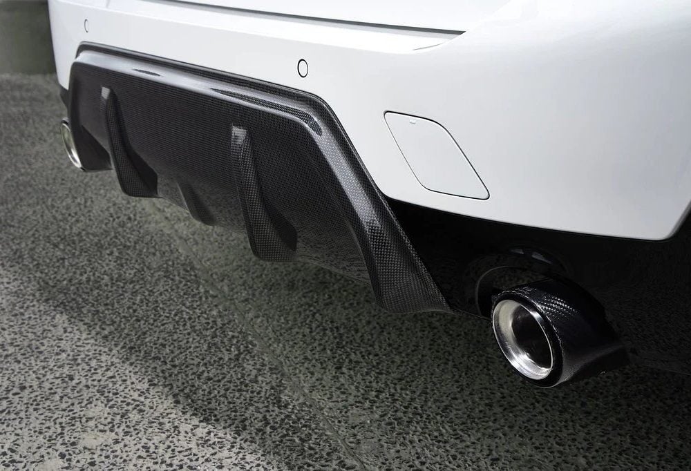 3DDesign Carbon Rear Diffuser for G20 BMW 3 Series M Sport (facelift) (with dual exhaust tips) Installed - Closeup Right Side View