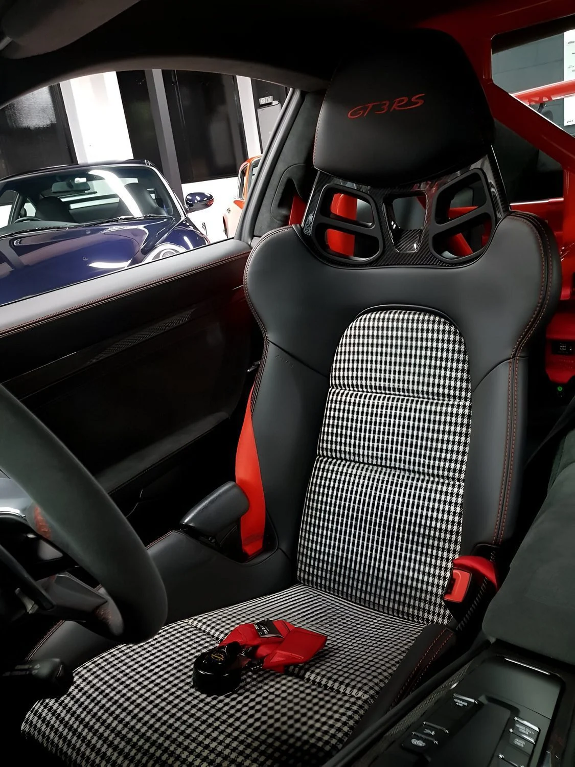 Manthey Racing 918 Carbon Porsche Seat Feels Like Race Day