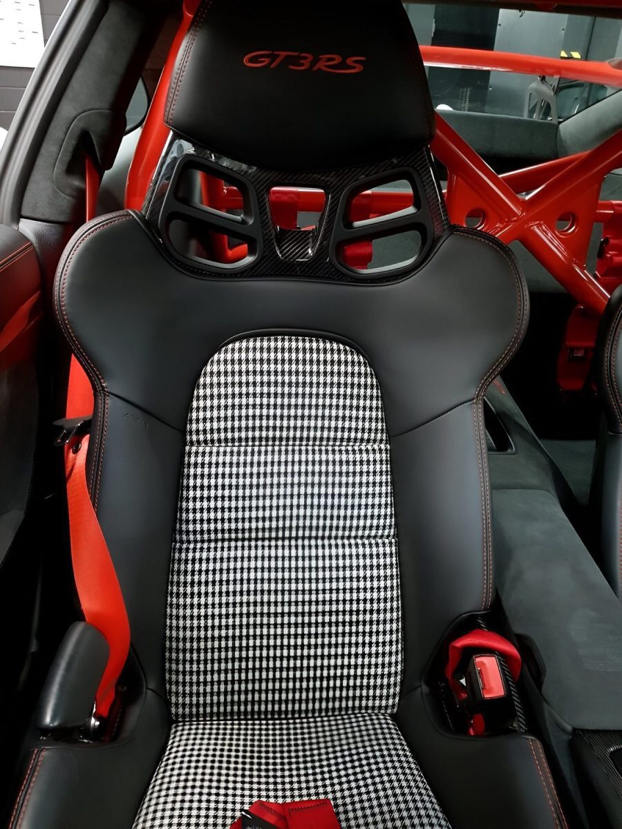 Manthey Racing 918 Carbon Porsche Seat Feels Like Race Day 1 Manthey Racing 918 Carbon Porsche Seat