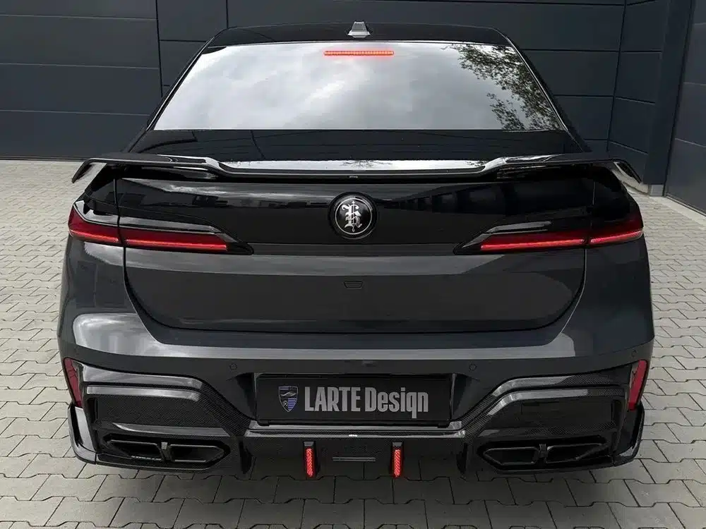 LARTE Design G70 760i Spoiler in Carbon Fiber, Installed on Dark Grey G70 760i - Rear View of Car