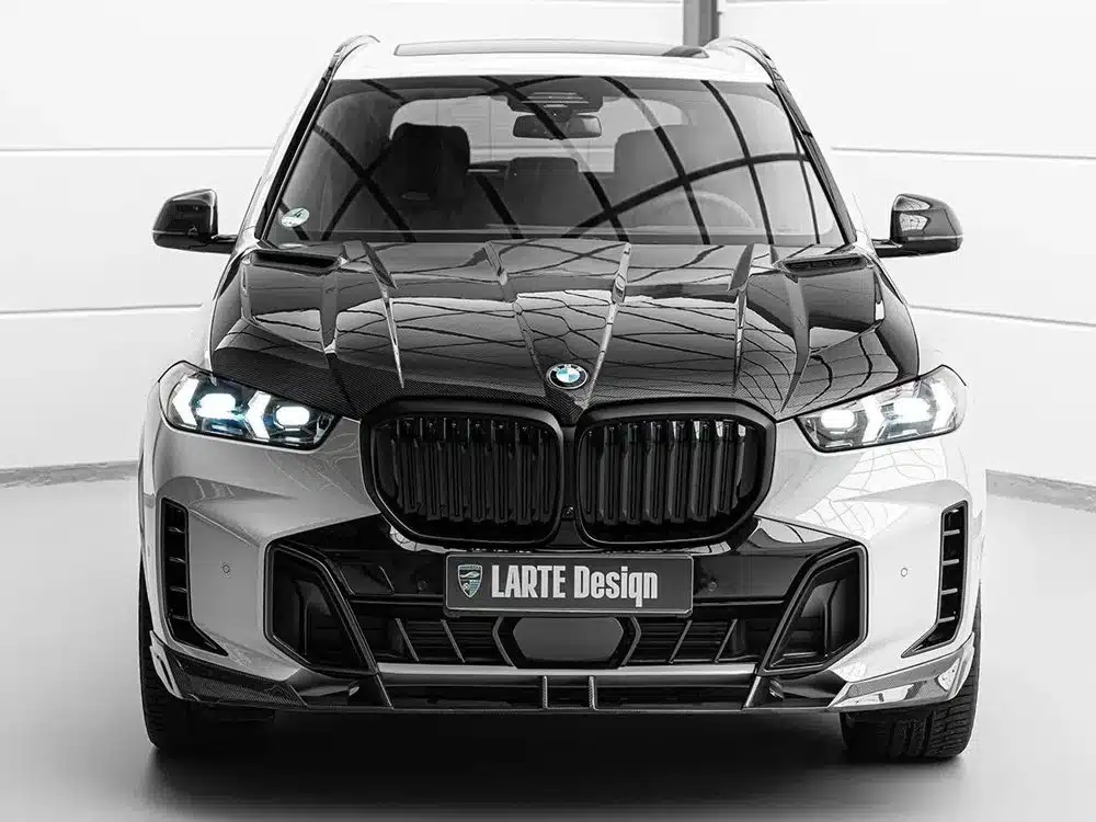 LARTE Design G05 X5 LCI Bumper Splitter in Carbon Fiber, Installed on Silver LCI G05 X5 - Front View of Car