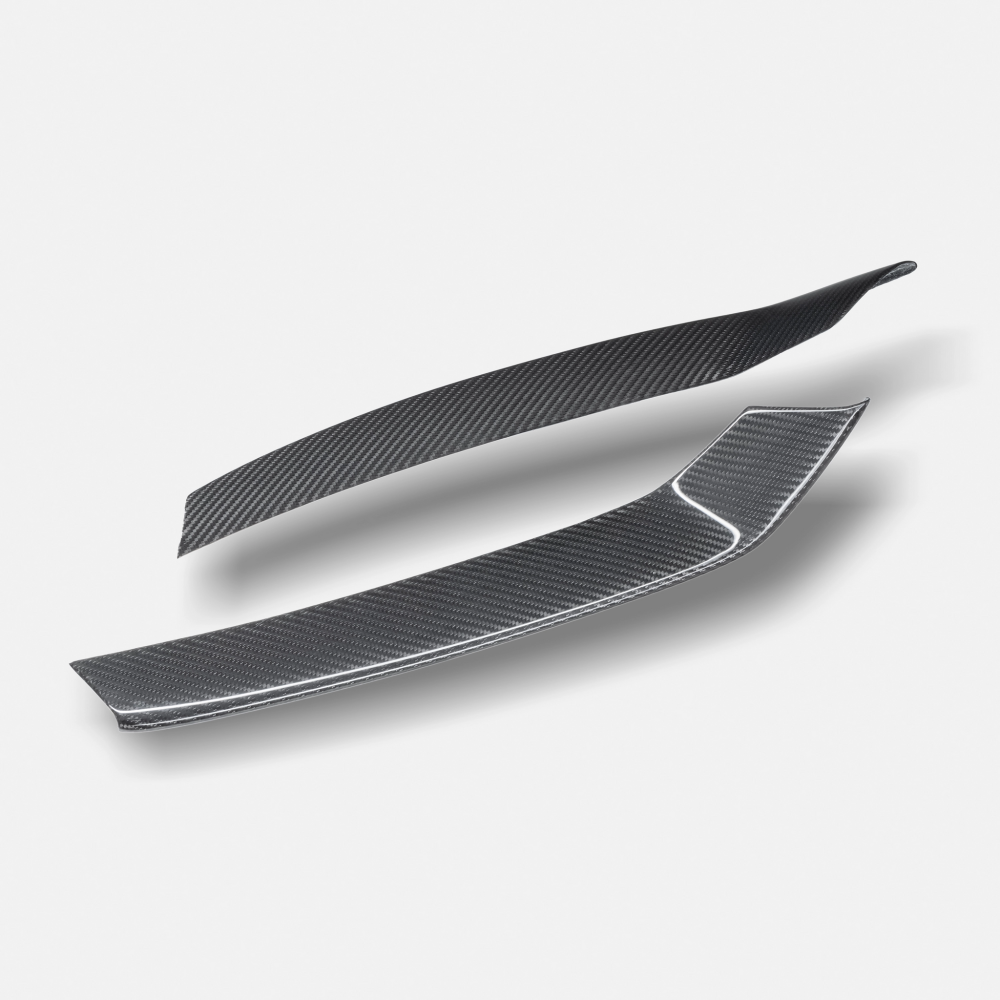 RYFT Upper Trim Set for Lamborghini Urus across the upper front of the Urus SUV