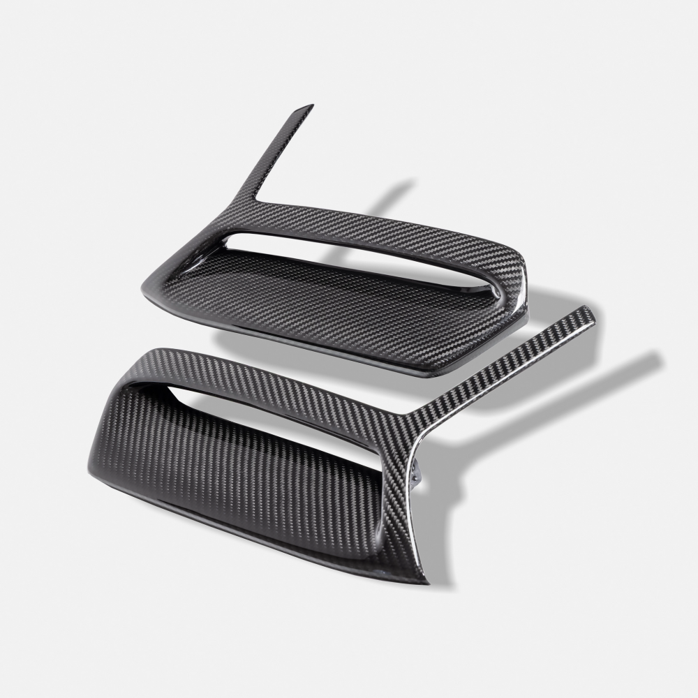RYFT Vertical Side Grille Duct Cover on the front bumper of the Lamborghini Urus Performante